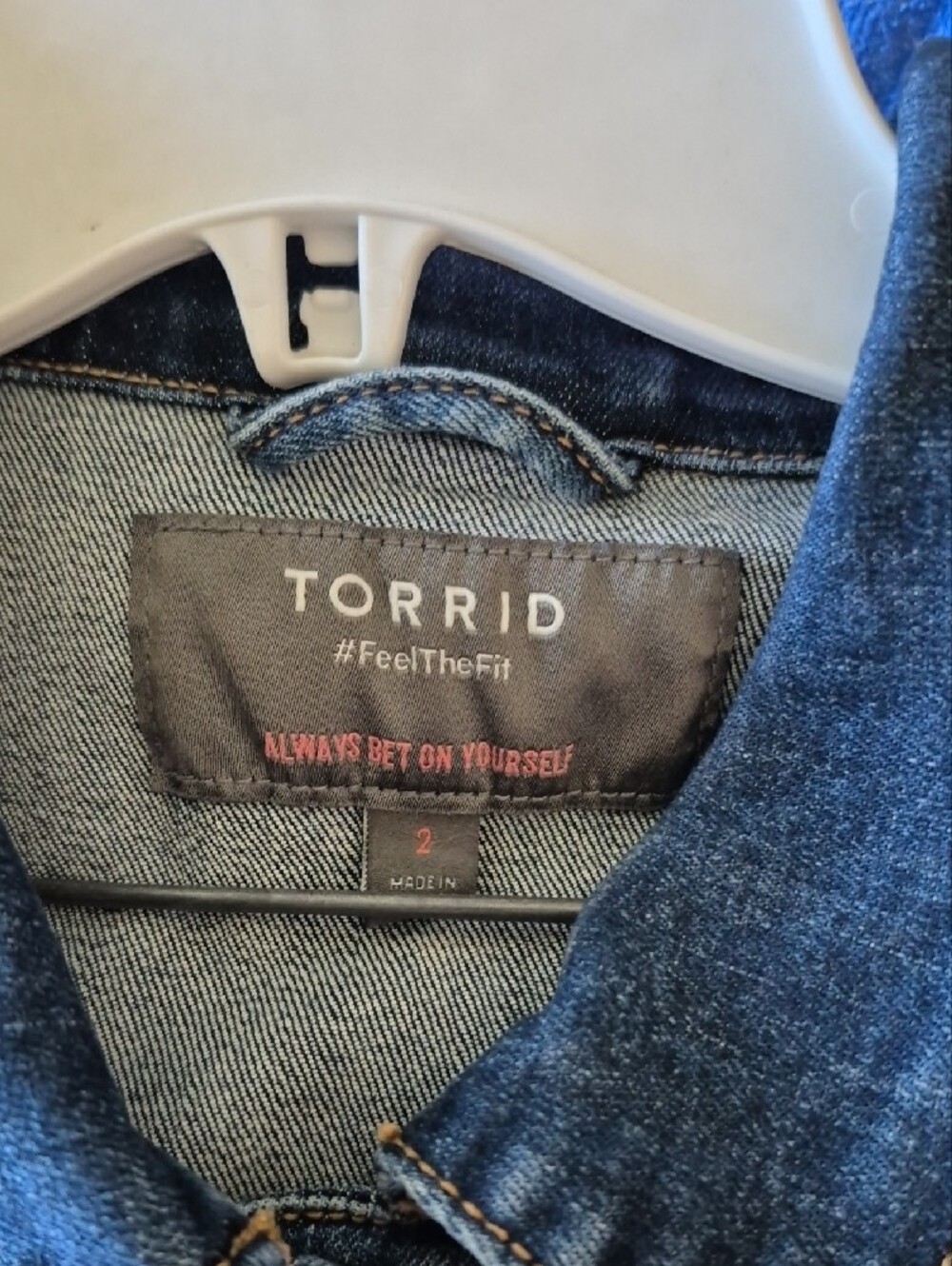 💙Torrid Dark Indigo Cropped Short-Sleeve Denim Jacket Size 2 Womens XXL💙 - Picture 2 of 4